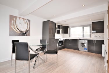 2 bed flat, City Centre, Mount Pleasant, Swansea, SA15TY - Image 1