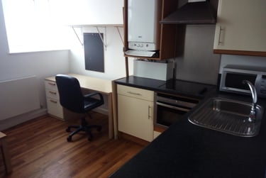 1 bed studio, City Centre, Neath, Swansea, SA15HN - Image 1