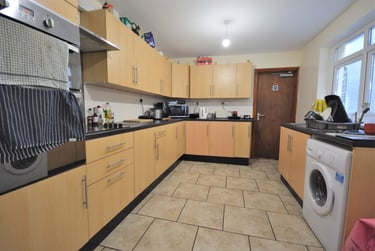 5 bed house, Port Tennant, St Thomas, Swansea, SA18NB - Image 1