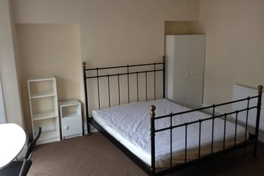 2 bed house, Brynmill, Swansea, SA20DX - Image 3