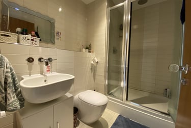 2 bed flat, Cardiff Bay, Cardiff, CF104RF - Image 10