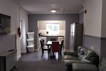 6 bed house, Uplands, Swansea, SA20QX - Image 1