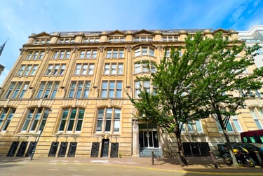 1 bed flat, Cardiff Bay, Cardiff, CF105LL - Image 1