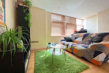 1 bed flat, Cardiff Bay, Cardiff, CF105LL - Image 2