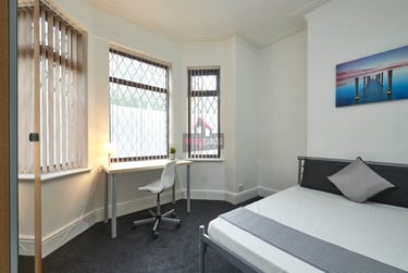 5 bed house, Salford, Irlams O' Th' Height, M67HP - Image 7