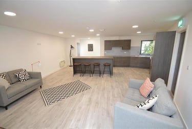 7 bed flat, Frederick Road, Selly Oak, Birmingham, B296PB - Image 3