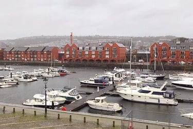 1 bed flat, Trawler Road, Swansea Marina, Swansea, SA11XZ - Image 3