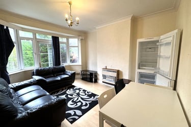 4 bed house, Victoria Park Road, Clarendon Park, Leicester, LE21XF - Image 2
