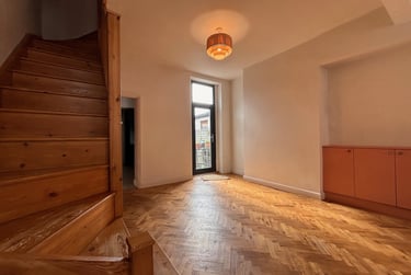 2 bed house, Cathays, Cardiff, CF244PE - Image 2