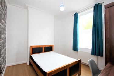 4 bed house, Christ Church Street, City Centre, Preston, PR18PJ - Image 2