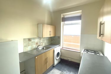 1 bed flat, Ribbleton Lane, Deepdale, Preston, PR15EE - Image 2