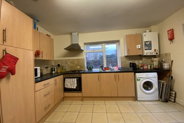 4 bed house, Cathays, Cardiff, CF244HP - Image 2