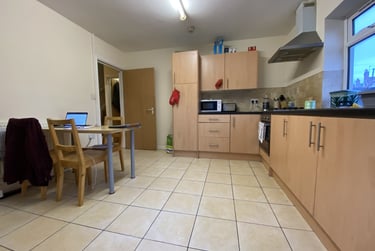 4 bed house, Cathays, Cardiff, CF244HP - Image 3