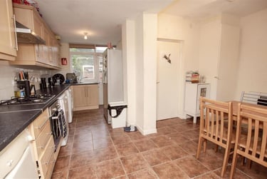 6 bed house, Warwards Lane, Selly Park, Birmingham, B297RD - Image 2