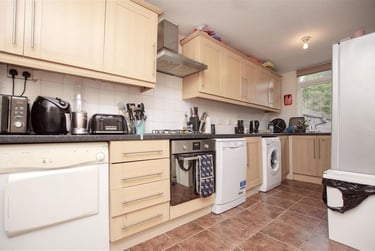 6 bed house, Warwards Lane, Selly Park, Birmingham, B297RD - Image 3