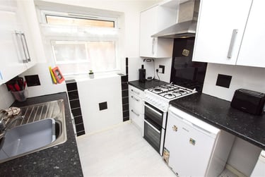 2 bed house, Wellman Croft, Selly Oak, Birmingham, B296NR - Image 3