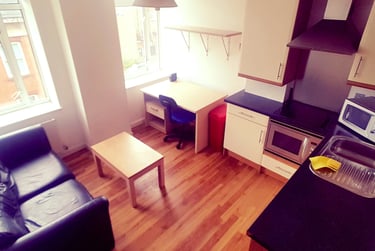 1 bed studio, City Centre, Neath, Swansea, SA15HN - Image 1