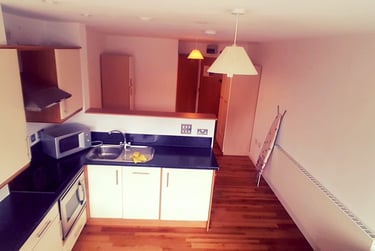 1 bed studio, City Centre, Neath, Swansea, SA15HN - Image 2