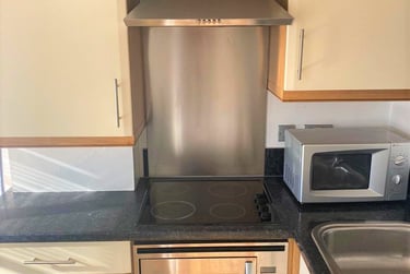 1 bed studio, City Centre, Neath, Swansea, SA15HN - Image 4