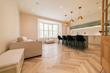 3 bed flat, City Centre, Cardiff, CF103DQ - Image 2