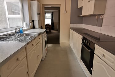 2 bed house, Mount Pleasant, Swansea, SA16XS - Image 4