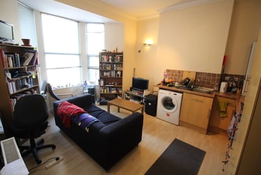 1 bed flat, Roath, Plasnewydd, Cardiff, CF243BW - Image 1