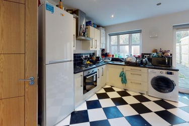 5 bed house, Macaulay Street, Aylestone Park, Leicester, LE27NJ - Image 3