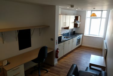 1 bed studio, City Centre, Neath, Swansea, SA15HN - Image 1