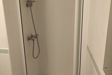 1 bed studio, City Centre, Neath, Swansea, SA15HN - Image 4