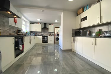 1 bed house, Roath, Plasnewydd, Cardiff, CF243AT - Image 2