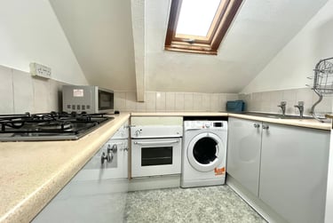 1 bed flat, Adamsdown, Adamstown, Cardiff, CF240LF - Image 2