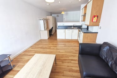 1 bed studio, City Centre, Neath, Swansea, SA15HN - Image 1