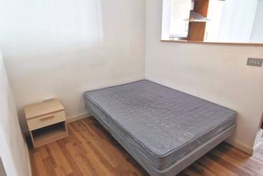 1 bed studio, City Centre, Neath, Swansea, SA15HN - Image 7