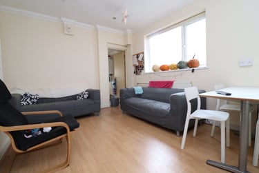 7 bed house, Cathays, Cardiff, CF244BY - Image 1