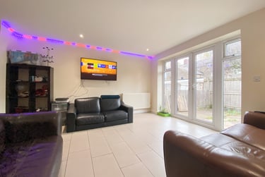 9 bed house, Cathays, Plasnewydd, Cardiff, CF244AU - Image 1