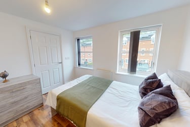 4 bed house, Blue Fox Close, City Centre, Leicester, LE30EE - Image 1