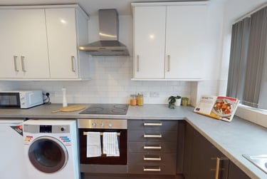 4 bed house, Blue Fox Close, City Centre, Leicester, LE30EE - Image 4