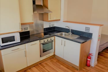 1 bed studio, City Centre, Neath, Swansea, SA15HN - Image 1