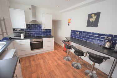 4 bed house, Brynmill, Swansea, SA14NQ - Image 1