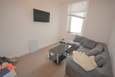 4 bed house, Brynmill, Swansea, SA14NQ - Image 4