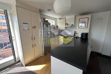 4 bed flat, Vaughan Way, Highfields, Leicester, LE14SH - Image 4