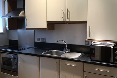 1 bed studio, City Centre, Neath, Swansea, SA15HN - Image 1