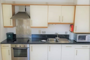 1 bed studio, City Centre, Neath, Swansea, SA15HN - Image 1