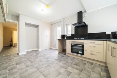 2 bed house, Riverside, City Centre, Cardiff, CF116RE - Image 2