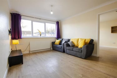 2 bed flat, Wellman Croft, Selly Oak, Birmingham, B296NS - Image 2