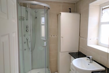 1 bed flat, Sandfields, Mount Pleasant, Swansea, SA13HT - Image 4