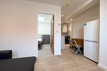 1 bed flat, Cathays, Cardiff, CF244EH - Image 3