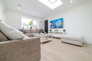 5 bed house, Cathays, Cardiff, CF244EQ - Image 1