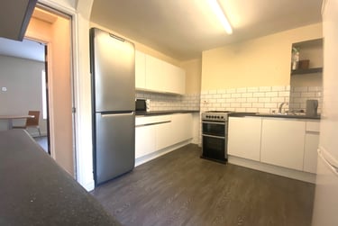 5 bed house, Brynmill, Swansea, SA14NF - Image 1