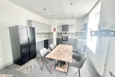 4 bed house, Walter Road, Mount Pleasant, Swansea, SA15RF - Image 1